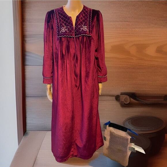 HEATHER COLLECTION Wine Red VELOUR Long Robe Nightgown House Coat Women's Large - Picture 1 of 8